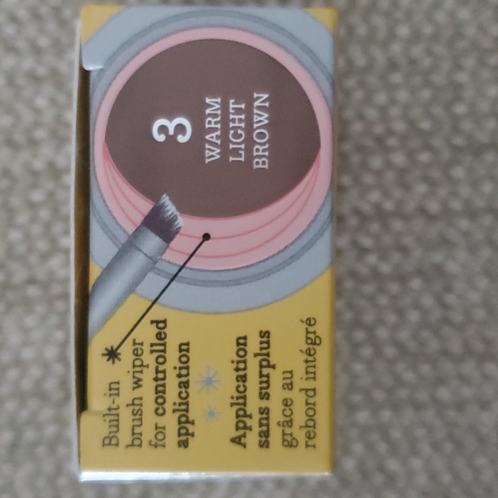 Makeup - Picture 2 of 3